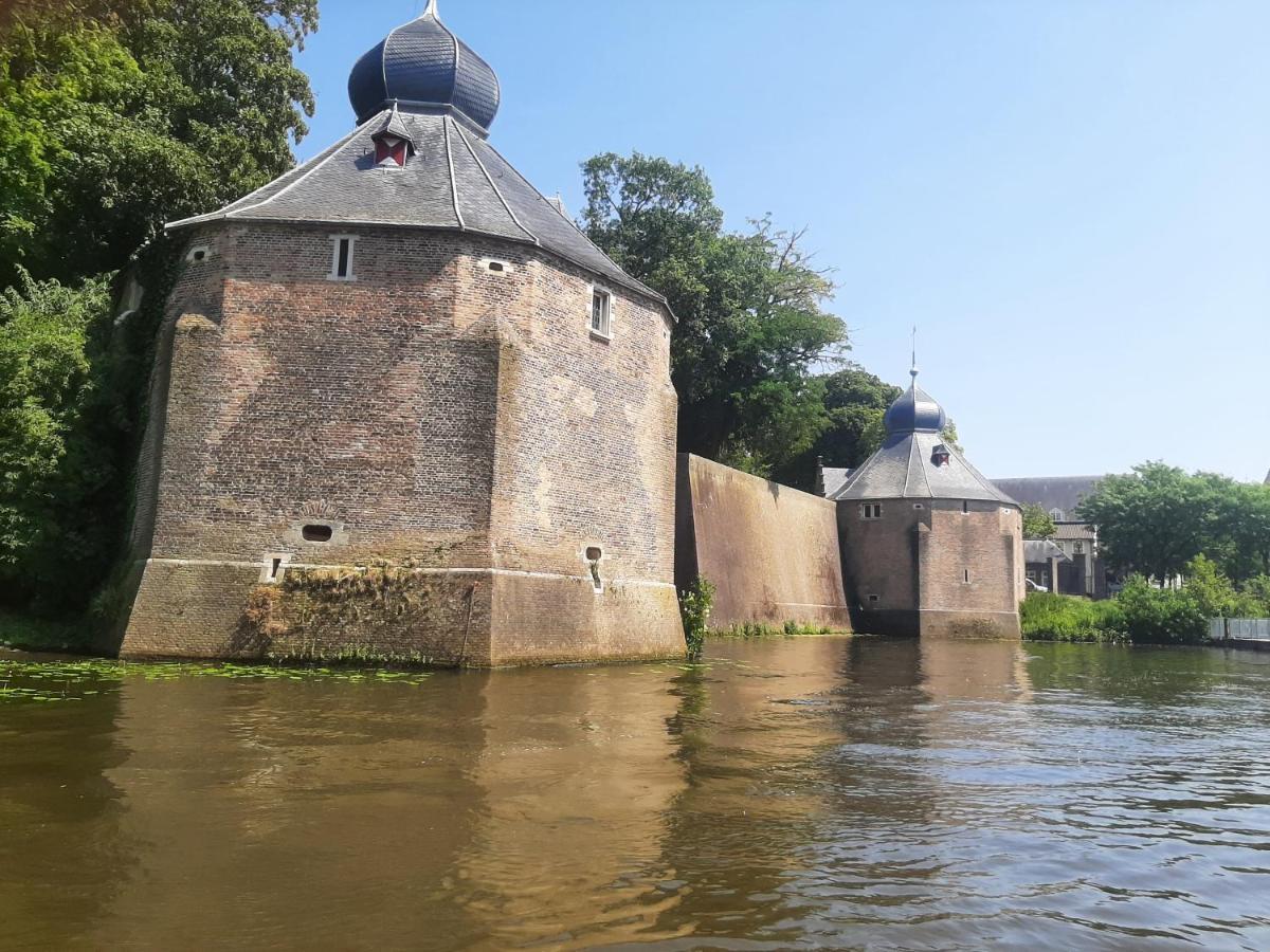 Bed And Breakfast Hans En Gridje Breda Bagian luar foto