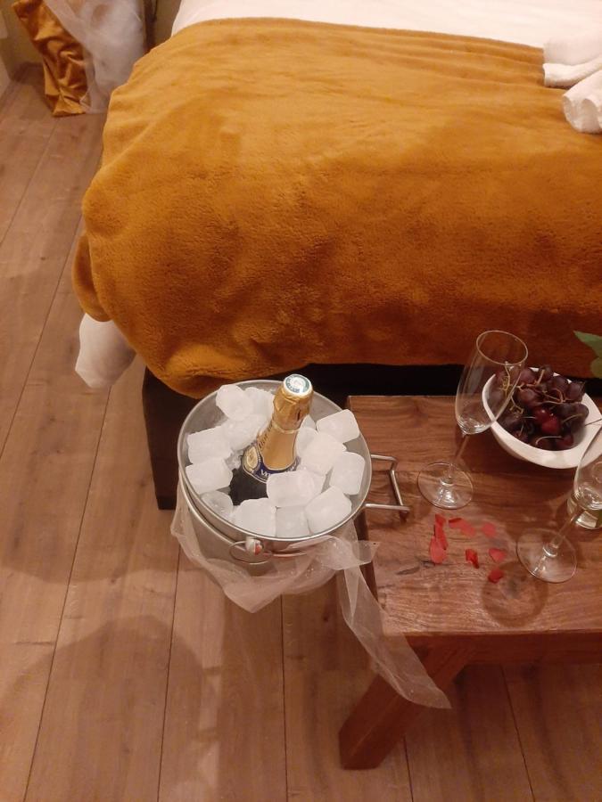 Bed And Breakfast Hans En Gridje Breda Bagian luar foto