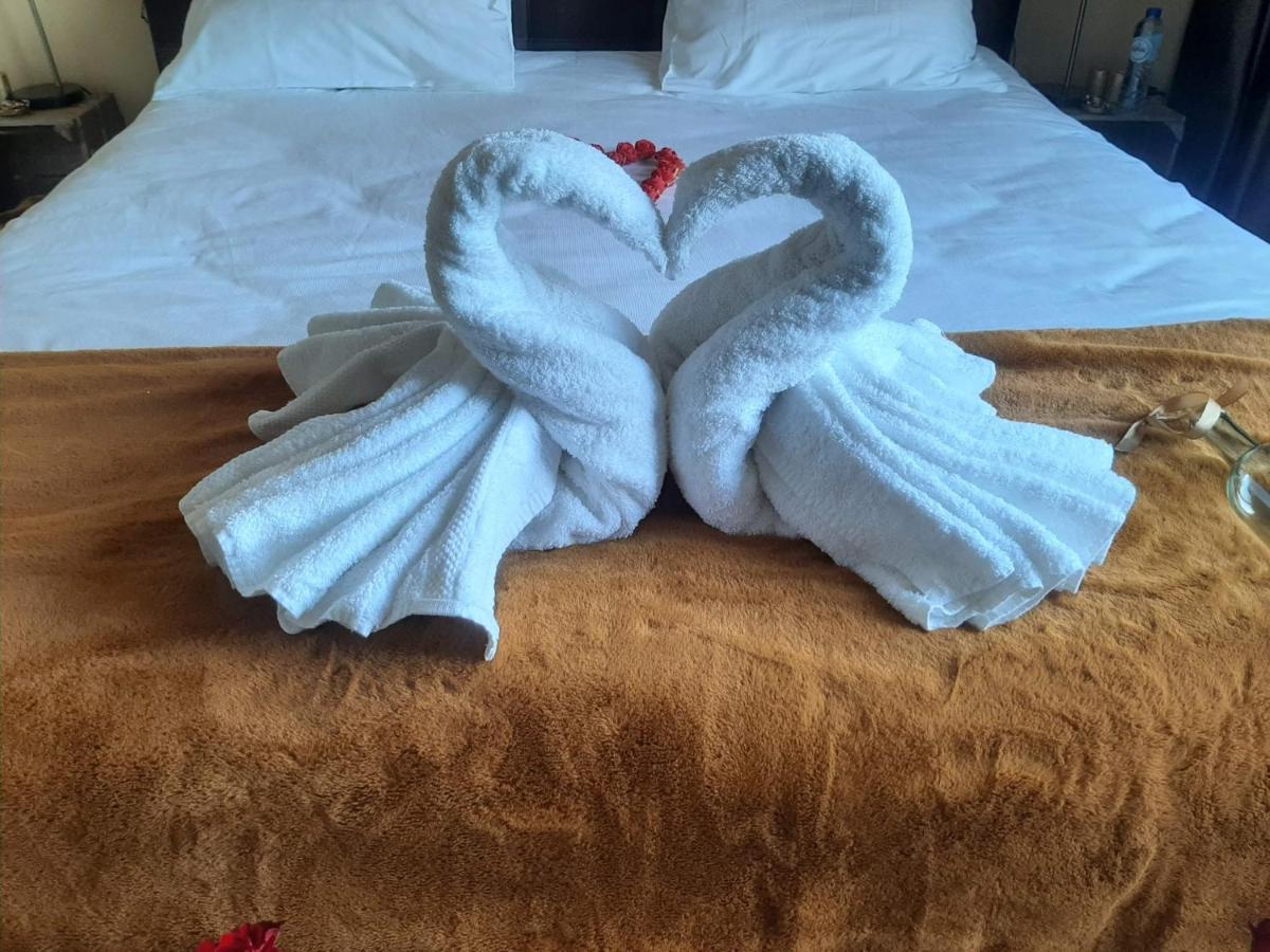 Bed And Breakfast Hans En Gridje Breda Bagian luar foto