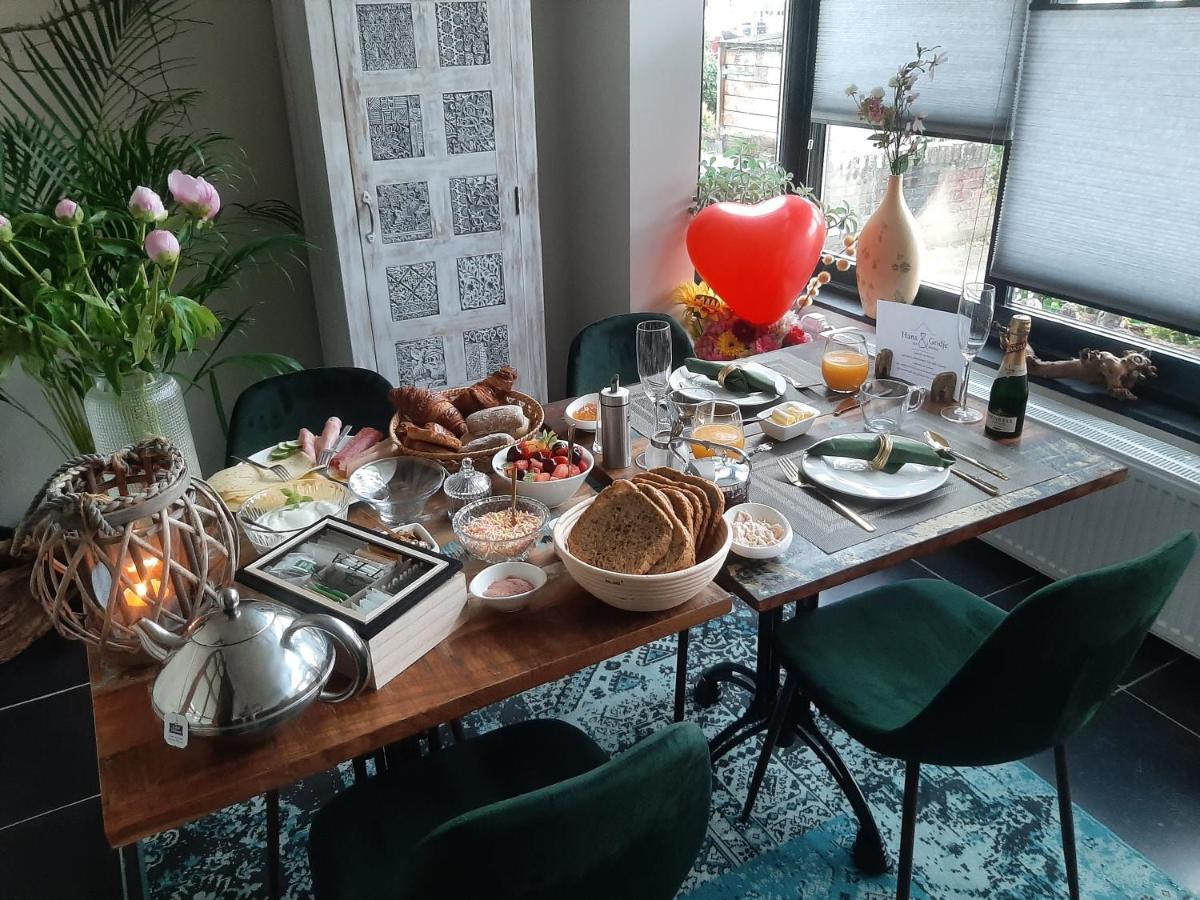 Bed And Breakfast Hans En Gridje Breda Bagian luar foto